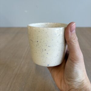 Tasse / petit cache pot moucheté